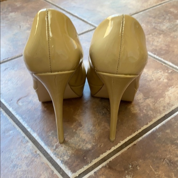Nude patent leather stilettos size 8 - - Picture 4 of 10